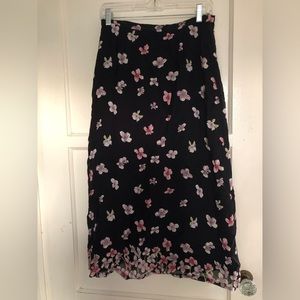 Style&Co lined black and flowered skirt.